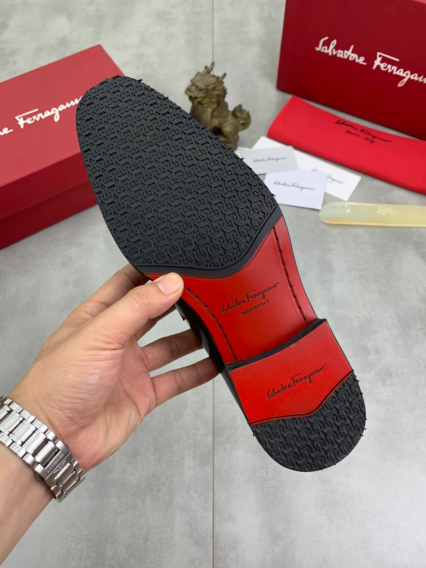 Men's Men's Shoes 💰P460💰[New Style] Water-dyed Niuli 🆘[Salvatore Ferragamo] Ferragamo's latest casual business leather shoes for men! Available at counters simultaneously! The fabric is made of specially imported original pebbled calfskin, and the lining is made of imported water-dyed cowhide. It is absolutely luxurious and leads the fashion trend. Matching code: 38-45 (46 can be customized) multiple colors available